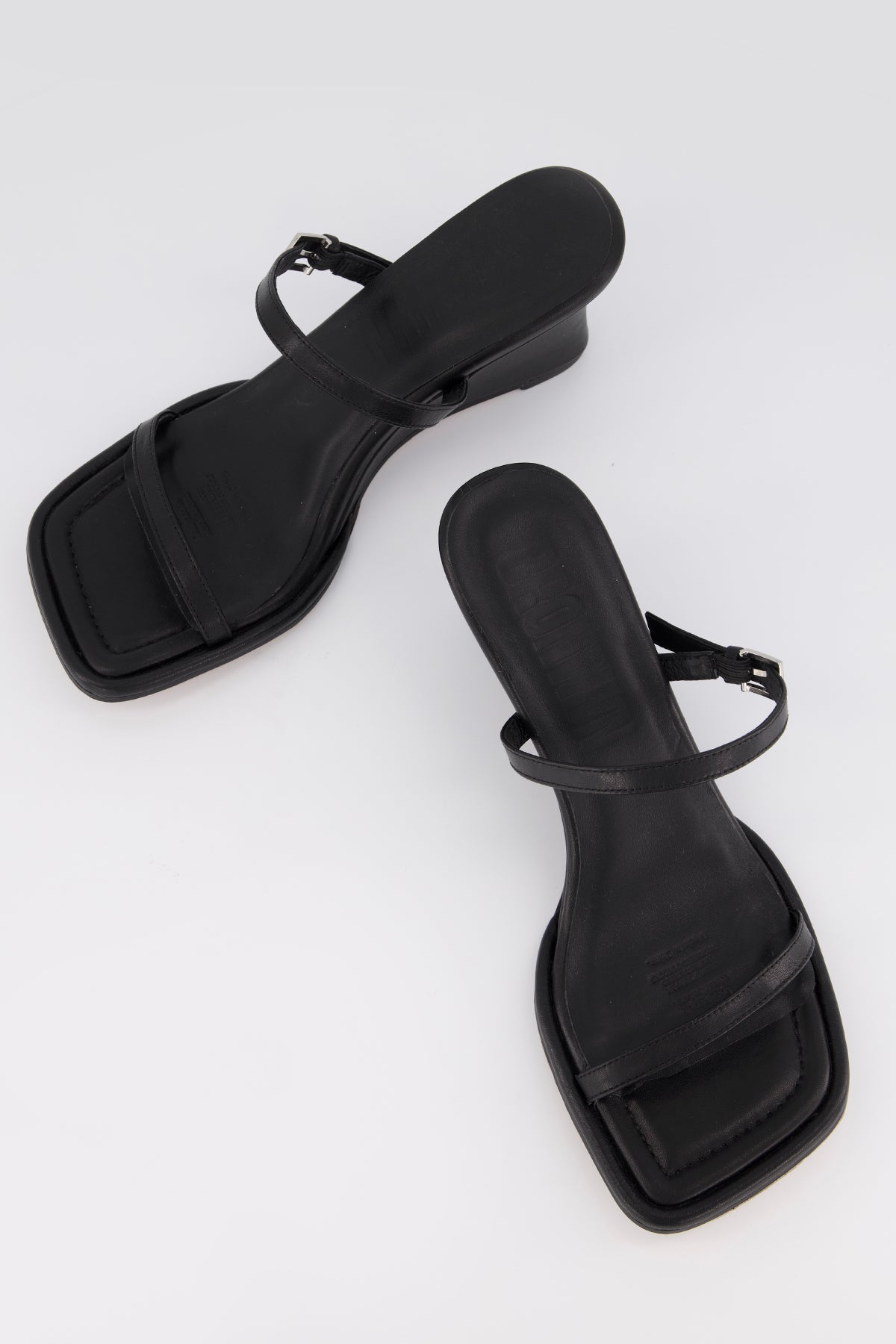 Daria Black | PRE-ORDER