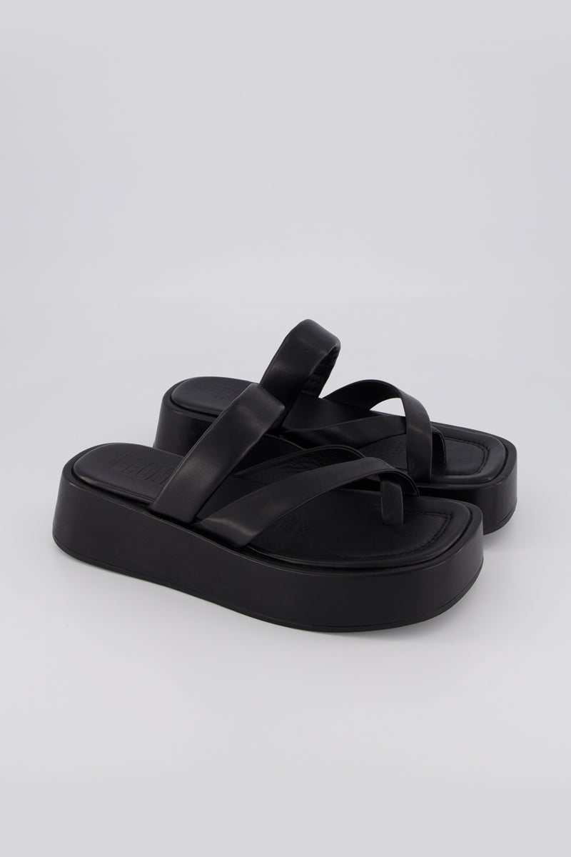Billie platform sandal 2025